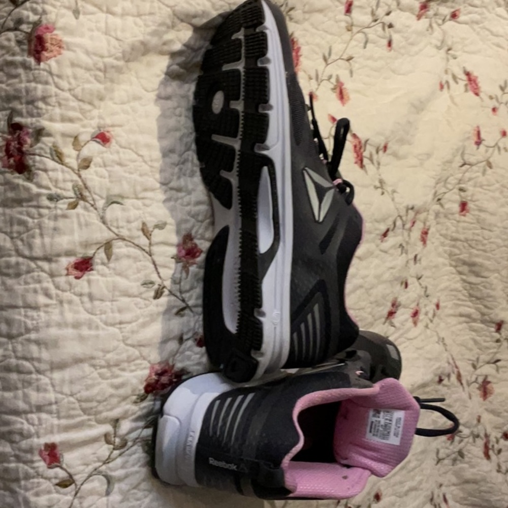 Reebok size 8 1/2 new w/o tags